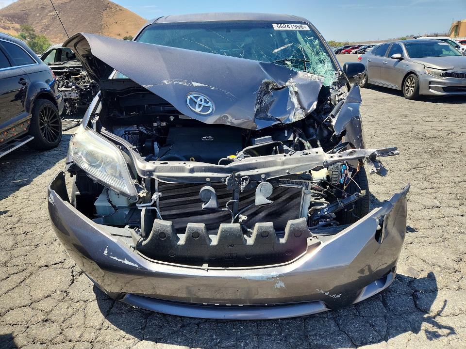 Photo 5 from auction – 2014 TOYOTA SIENNA with VIN 5TDZK3DC3ES466078