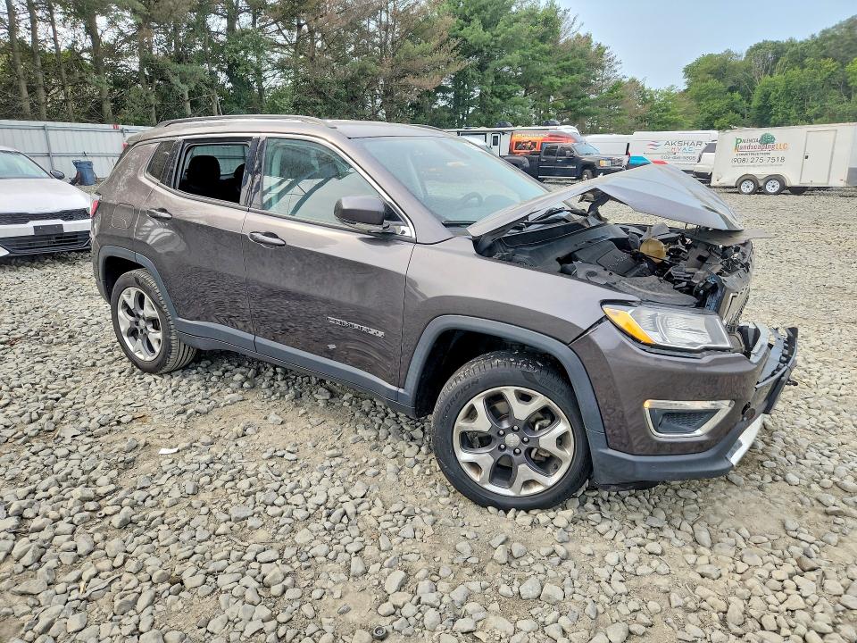 Photo 4 from auction – 2019 JEEP COMPASS with VIN 3C4NJDCB1KT639260