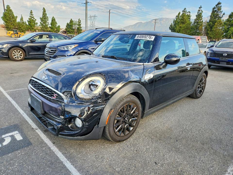 MINI COOPER 2017 with VIN WMWXP7C56H2C61286 - Photo from auction