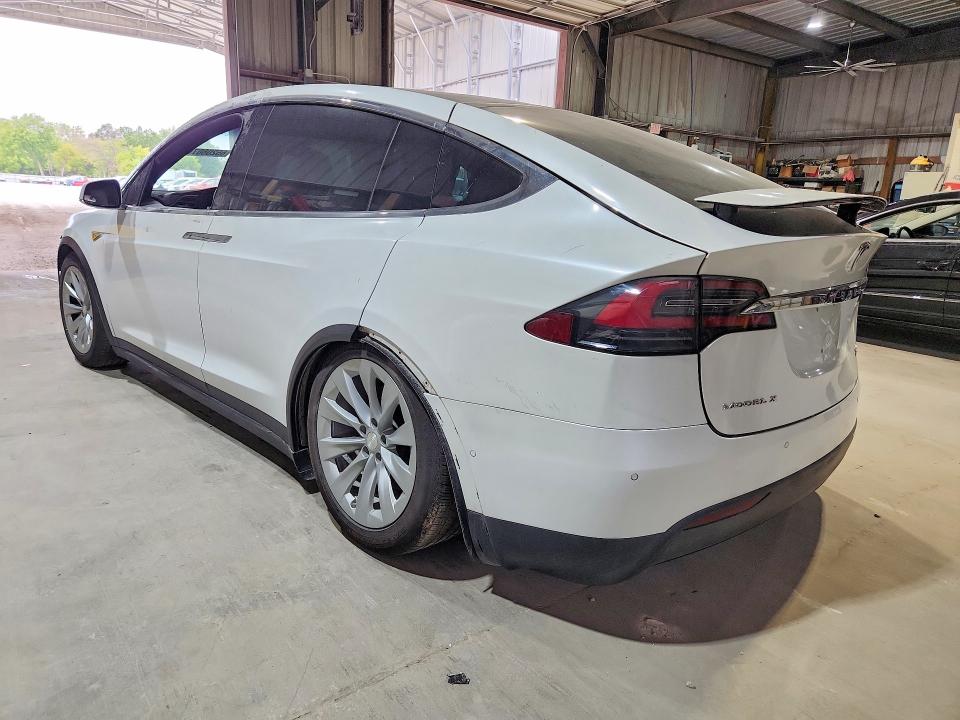 Photo 2 from auction – 2016 TESLA MODEL X with VIN 5YJXCBE49GF016562