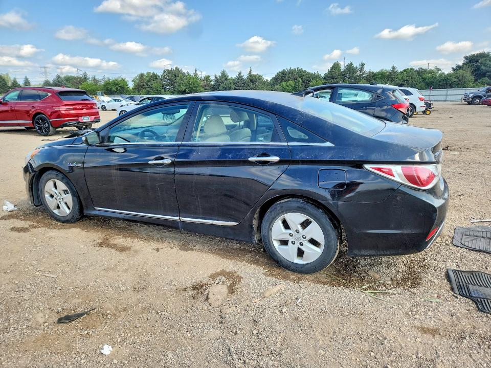 Photo 2 from auction – 2012 HYUNDAI SONATA with VIN KMHEC4A43CA041898