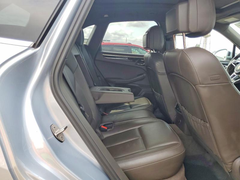 Photo 11 from auction – 2016 PORSCHE MACAN with VIN WP1AB2A56GLB44700