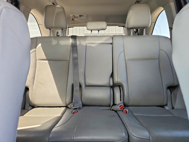 Photo 10 from auction – 2019 TOYOTA HIGHLANDER with VIN 5TDKZRFH8KS315323