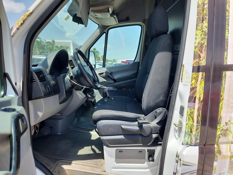 Photo 7 from auction – 2015 MERCEDES-BENZ SPRINTER with VIN WD3PE7CC8FP100694
