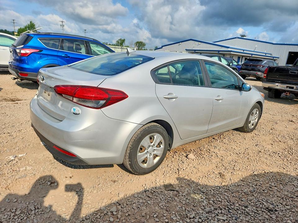 Photo 3 from auction – 2017 KIA FORTE with VIN 3KPFK4A70HE097517