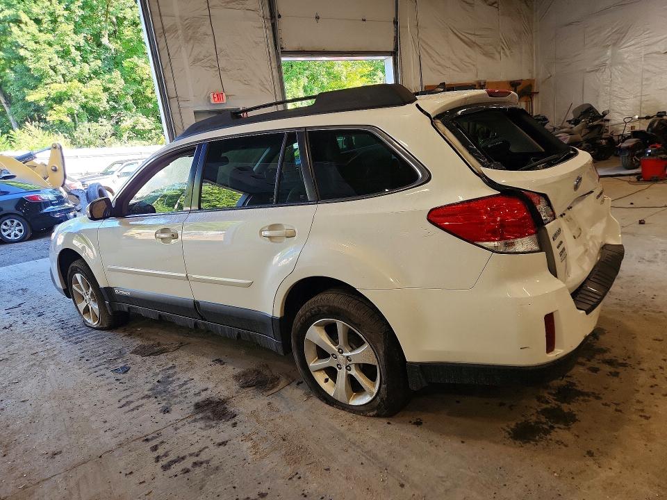 Photo 2 from auction – 2014 SUBARU OUTBACK with VIN 4S4BRBMCXE3323052