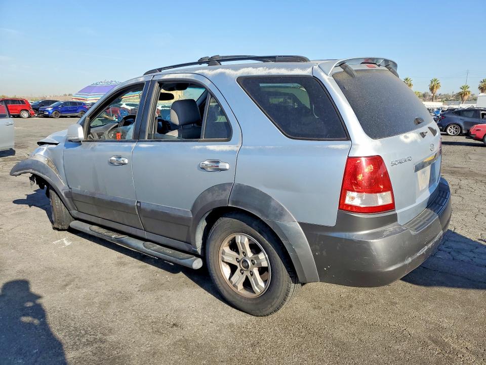 Zdjęcie 2 z aukcji – 2004 KIA SORENTO z VIN KNDJD733445303833