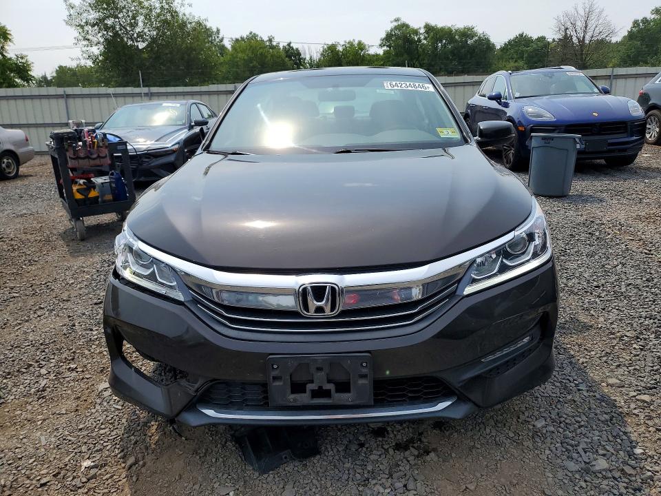 Photo 5 from auction – 2017 HONDA ACCORD with VIN 1HGCR2F73HA147763