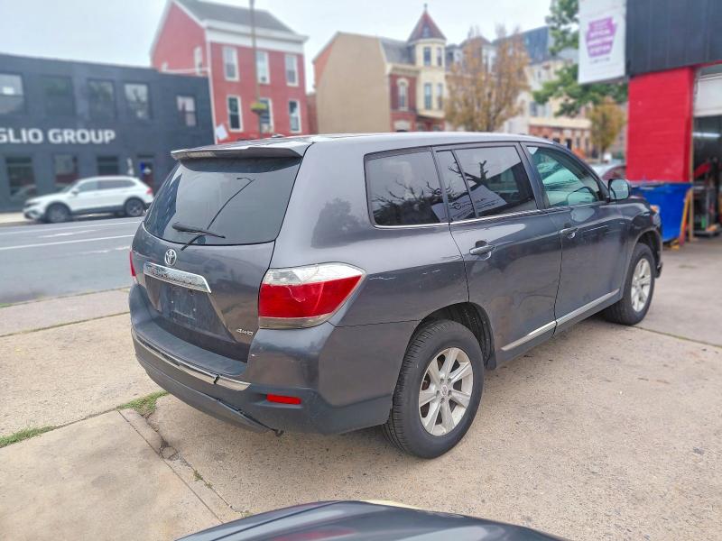 Photo 4 from auction – 2012 TOYOTA HIGHLANDER with VIN 5TDBK3EH4CS133719
