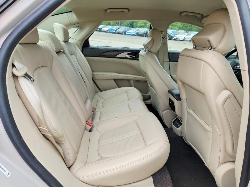 Photo 10 from auction – 2019 LINCOLN MKZ with VIN 3LN6L5D95KR611597