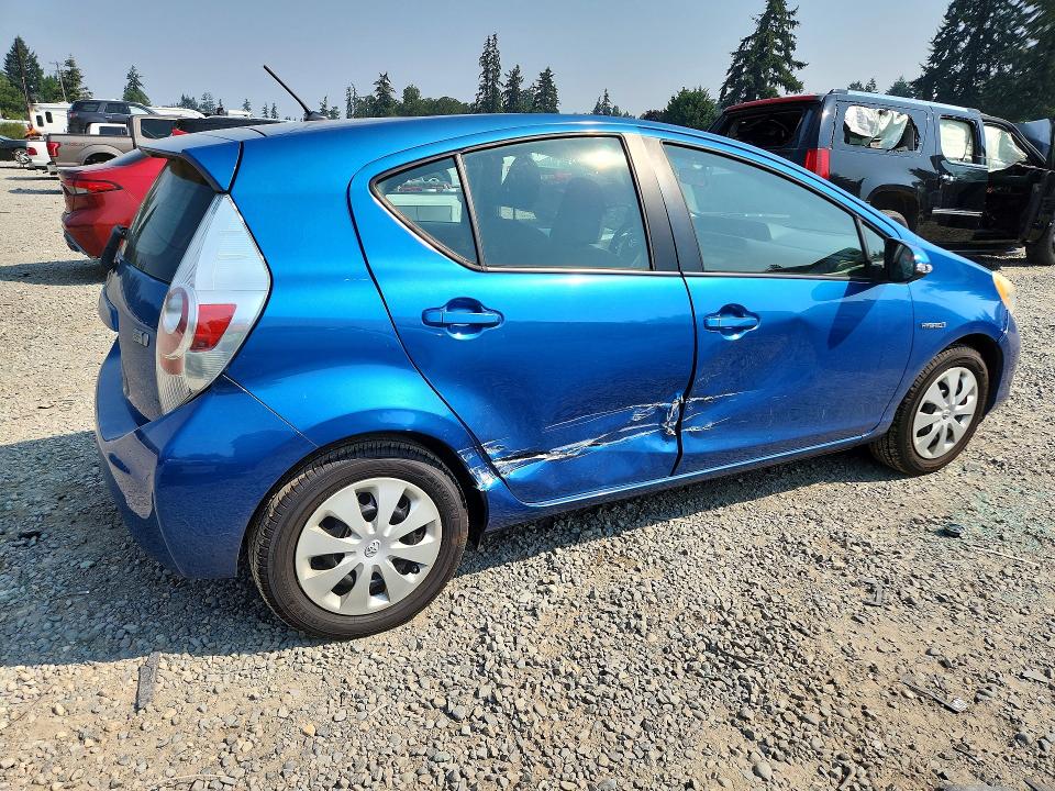 Photo 3 from auction – 2013 TOYOTA PRIUS C with VIN JTDKDTB39D1531199