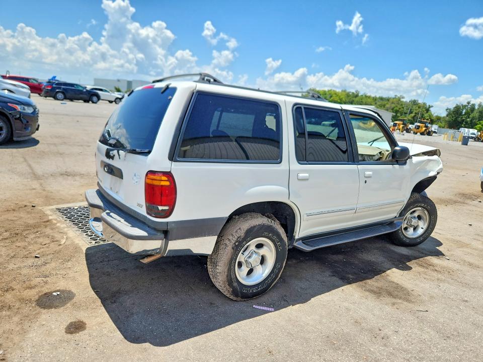 Photo 3 from auction – 1999 FORD EXPLORER with VIN 1FMZU32X2XZB37871