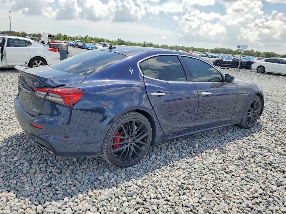 Foto 3 de la subasta – 2018 MASERATI GHIBLI con VIN ZAM57YSS4J1281516