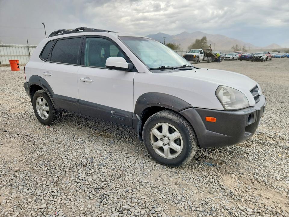 Photo 4 from auction – 2005 HYUNDAI TUCSON with VIN KM8JN72D15U193219