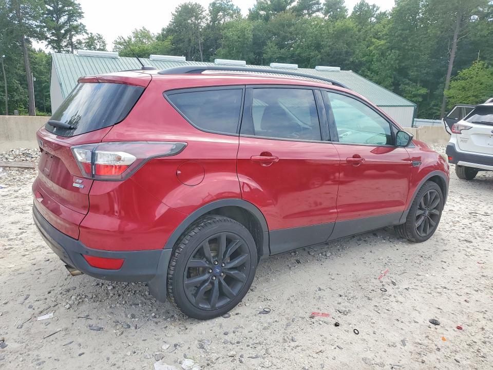Photo 3 from auction – 2017 FORD ESCAPE with VIN 1FMCU9GD2HUA34147