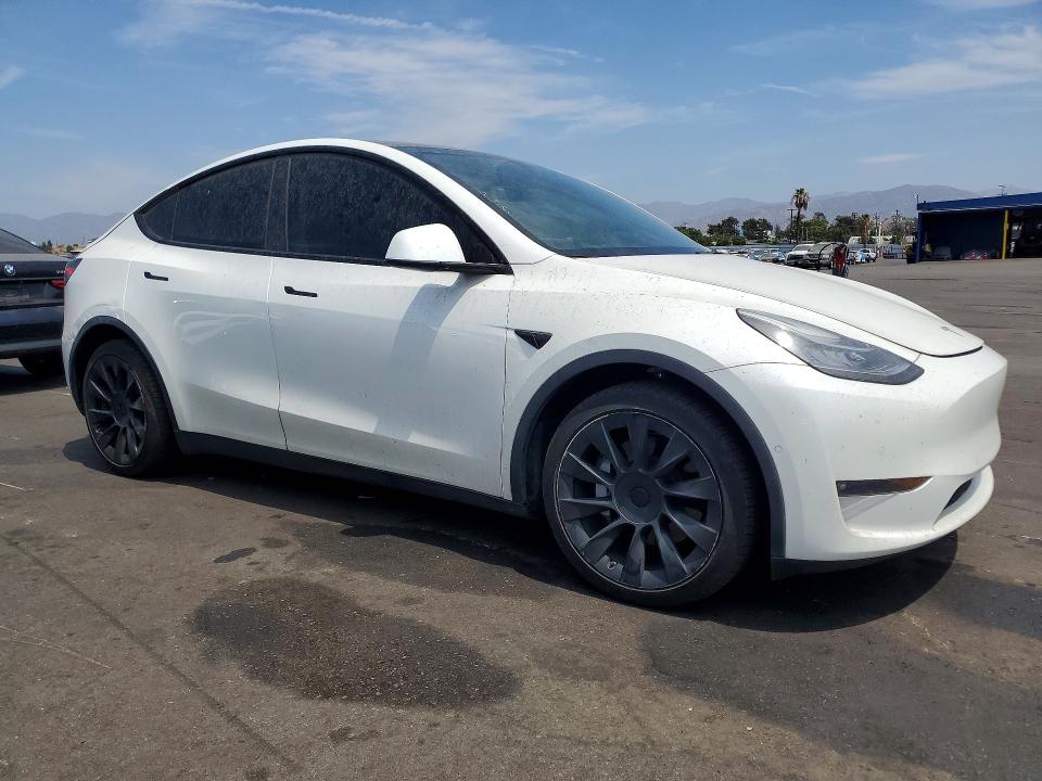 Photo 4 from auction – 2021 TESLA MODEL Y with VIN 5YJYGDEE8MF219225
