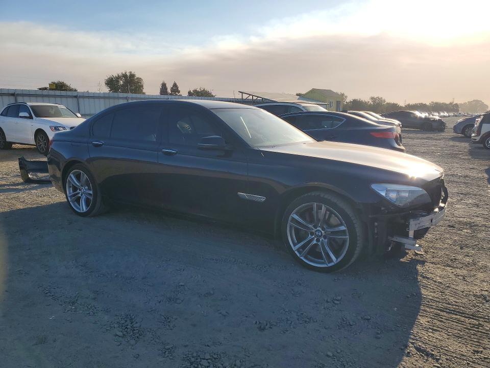 Photo 4 from auction – 2013 BMW 750 with VIN WBAYE8C52DD132702