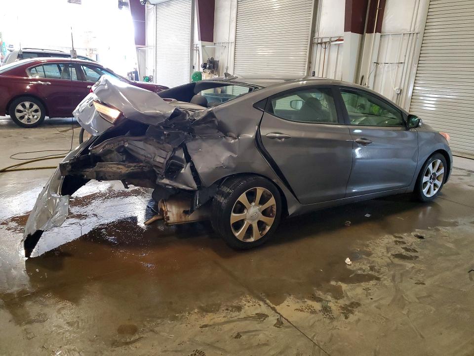 Photo 3 from auction – 2011 HYUNDAI ELANTRA with VIN 5NPDH4AE8BH056866