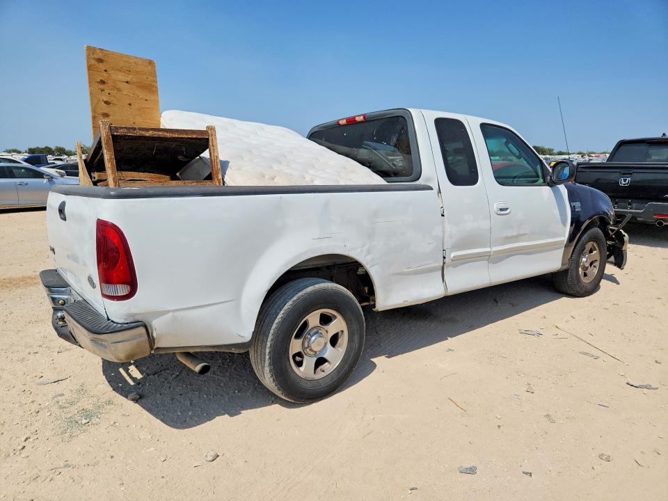 Photo 3 from auction – 2003 FORD F150 with VIN 2FTRX17233CA17940
