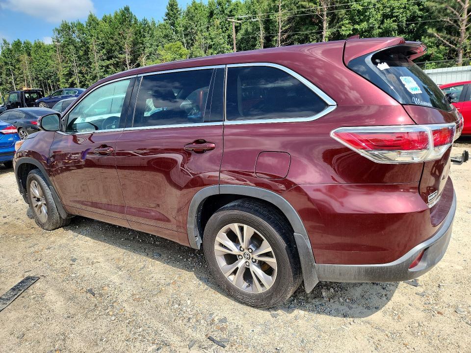 Photo 2 from auction – 2016 TOYOTA HIGHLANDER with VIN 5TDBKRFH3GS235374