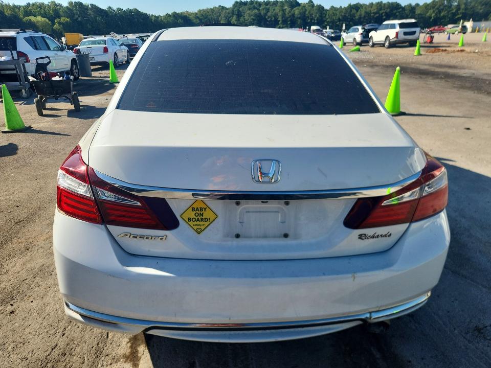 Photo 6 from auction – 2017 HONDA ACCORD with VIN 1HGCR2F3XHA087400