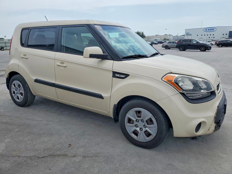 Photo 4 from auction – 2013 KIA SOUL with VIN KNDJT2A57D7768069