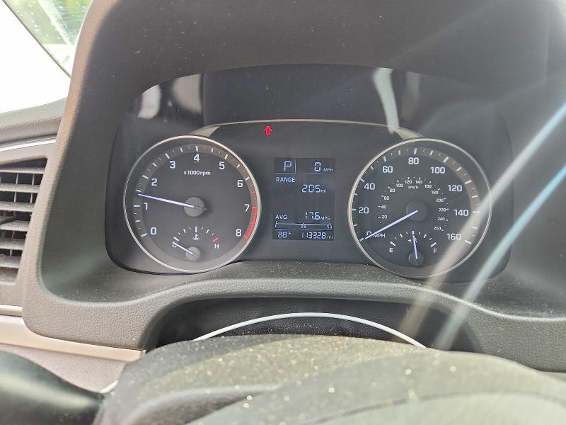 Photo 9 from auction – 2017 HYUNDAI ELANTRA with VIN 5NPD74LF5HH212640