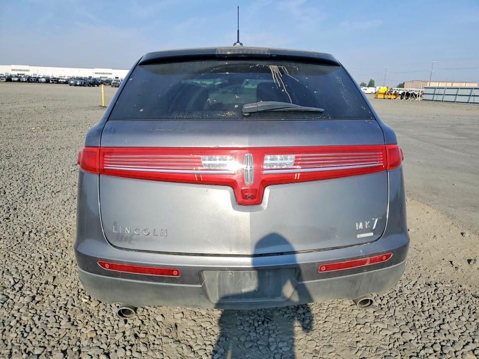 Photo 6 from auction – 2010 LINCOLN MKT with VIN 2LMHJ5AT5ABJ28045