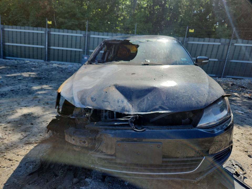 Снимка 5 от търг – 2014 VOLKSWAGEN JETTA с VIN 3VWB17AJ7EM413427