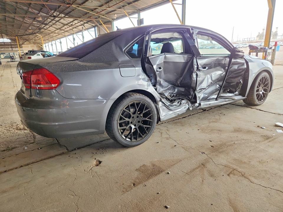Photo 3 from auction – 2013 VOLKSWAGEN PASSAT with VIN 1VWAP7A34DC029004