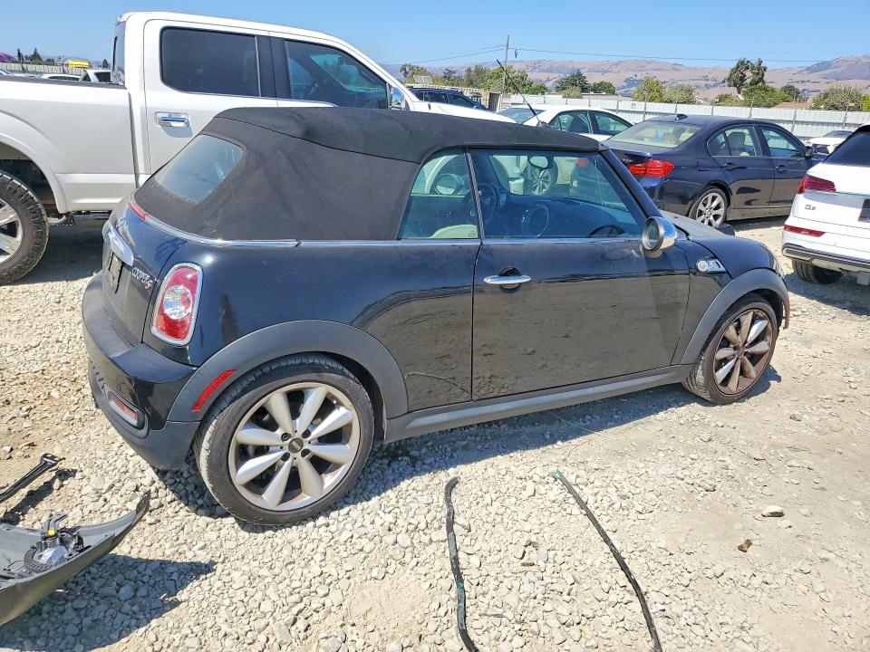 Photo 3 from auction – 2011 MINI COOPER with VIN WMWZP3C52BTX83297