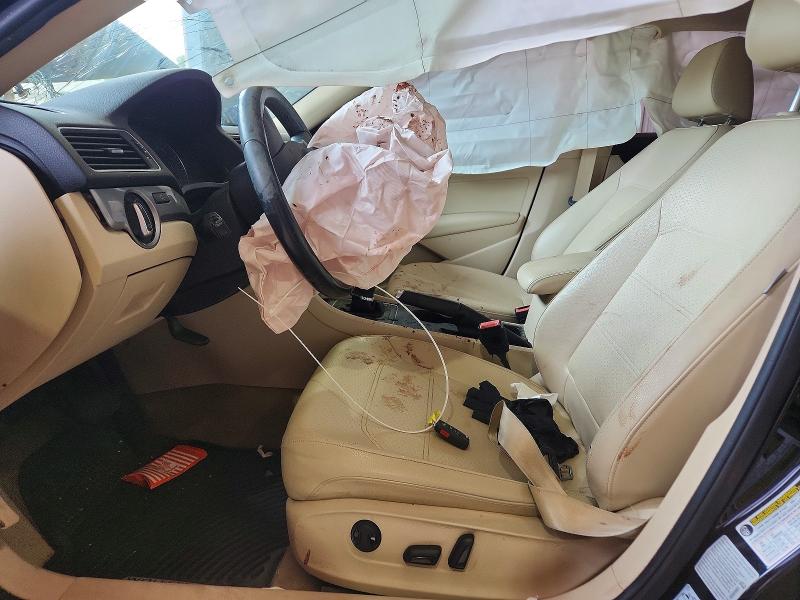 Photo 7 from auction – 2015 VOLKSWAGEN PASSAT with VIN 1VWAS7A39FC037584