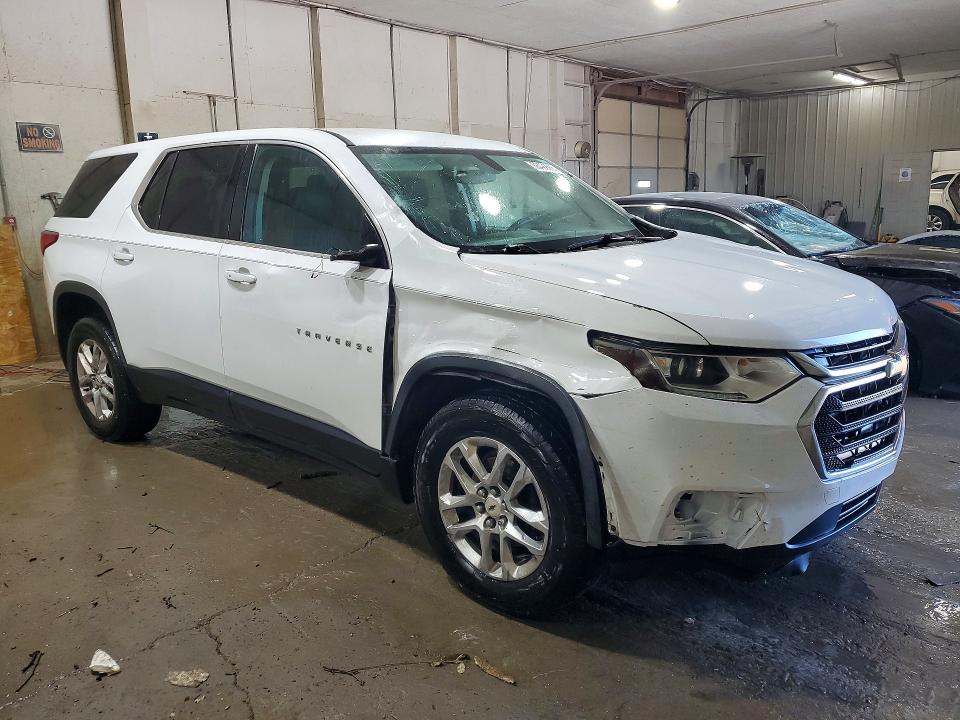 Photo 4 from auction – 2018 CHEVROLET TRAVERSE with VIN 1GNERFKW6JJ137091