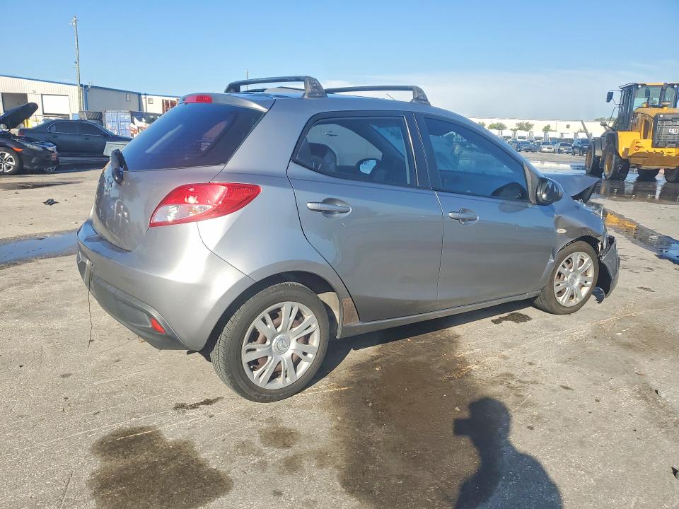 Photo 3 from auction – 2014 MAZDA MAZDA2 with VIN JM1DE1KYXE0189260