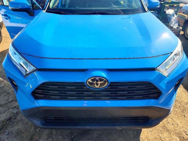 Photo 12 from auction – 2021 TOYOTA RAV4 with VIN JTMW1RFV7MD061245