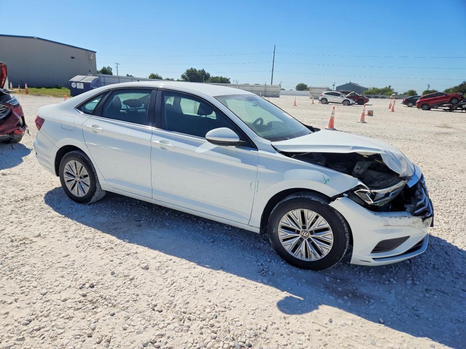 Photo 4 from auction – 2019 VOLKSWAGEN JETTA with VIN 3VWCB7BUXKM226706
