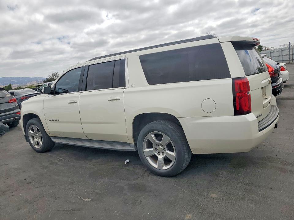 Photo 2 from auction – 2015 CHEVROLET SUBURBAN with VIN 1GNSKJKC4FR600192