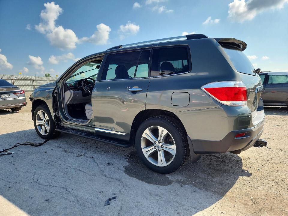 Photo 2 from auction – 2011 TOYOTA HIGHLANDER with VIN 5TDDK3EH8BS084158