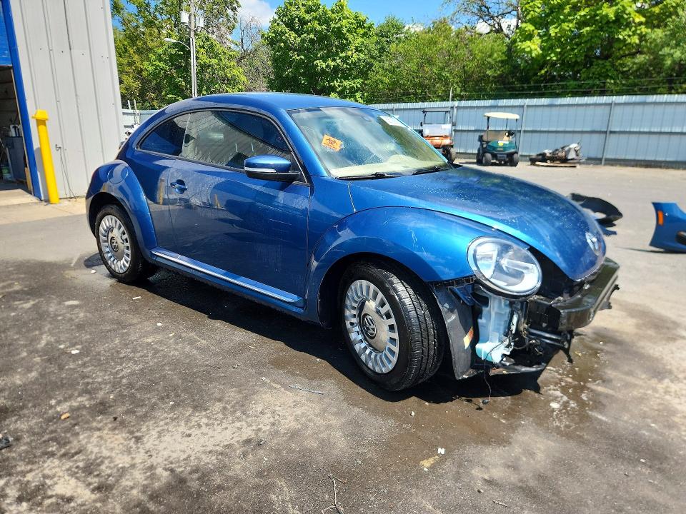 Photo 4 from auction – 2016 VOLKSWAGEN BEETLE with VIN 3VWJ07AT5GM617016