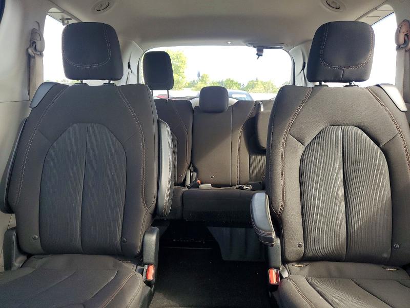 Photo 10 from auction – 2017 CHRYSLER PACIFICA with VIN 2C4RC1DG1HR723174