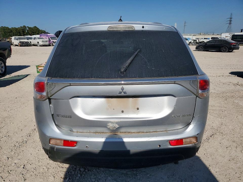 Photo 6 from auction – 2014 MITSUBISHI OUTLANDER with VIN JA4AD3A34EZ007789
