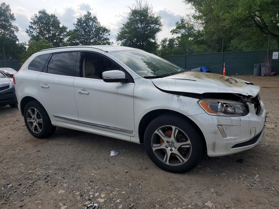 Photo 4 from auction – 2015 VOLVO XC60 with VIN YV449MDK0F2709161