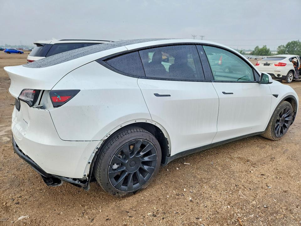 Photo 3 from auction – 2021 TESLA MODEL Y with VIN 5YJYGDEE5MF209235