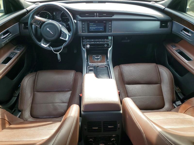Photo 8 from auction – 2017 JAGUAR XF with VIN SAJBL4BN8HCY43875