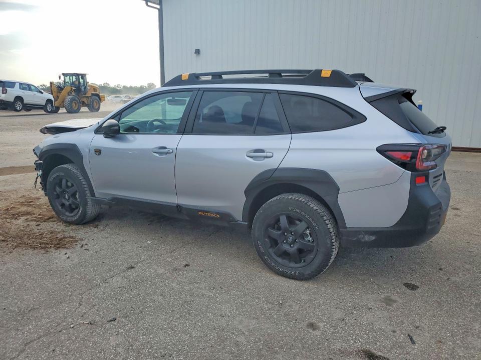 Photo 2 from auction – 2024 SUBARU OUTBACK with VIN 4S4BTGSD2R3135769