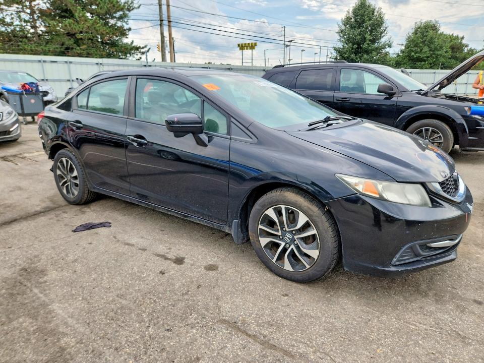 Photo 4 from auction – 2015 HONDA CIVIC with VIN 19XFB2F8XFE022049