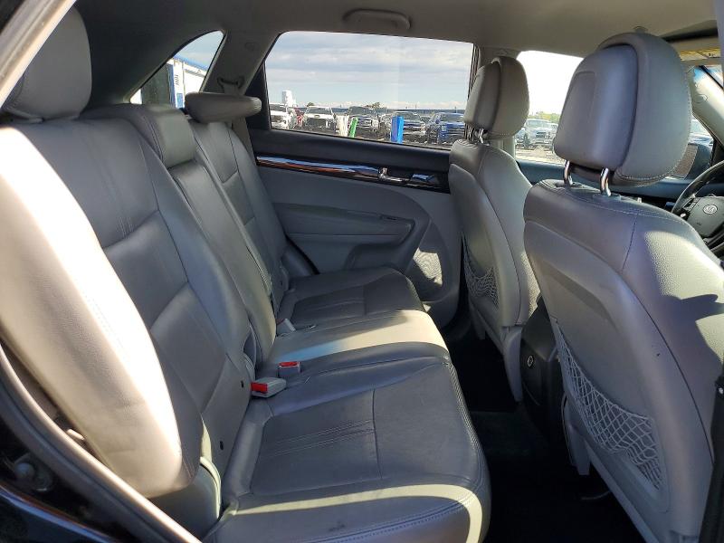Photo 11 from auction – 2011 KIA SORENTO with VIN 5XYKTDA27BG049829