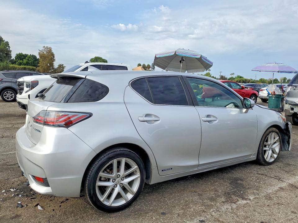 Photo 3 from auction – 2014 LEXUS CT with VIN JTHKD5BH0E2191250