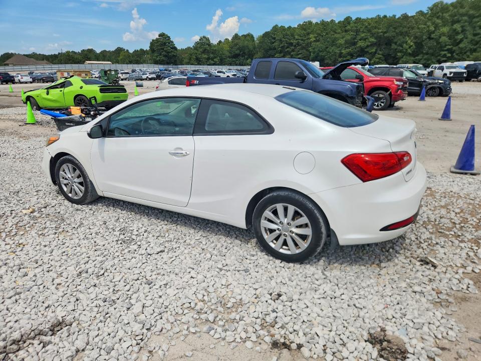 Photo 2 from auction – 2014 KIA FORTE KOUP with VIN KNAFX6A8XE5158043