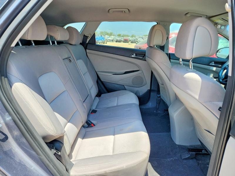 Photo 10 from auction – 2016 HYUNDAI TUCSON with VIN KM8J33A49GU180995